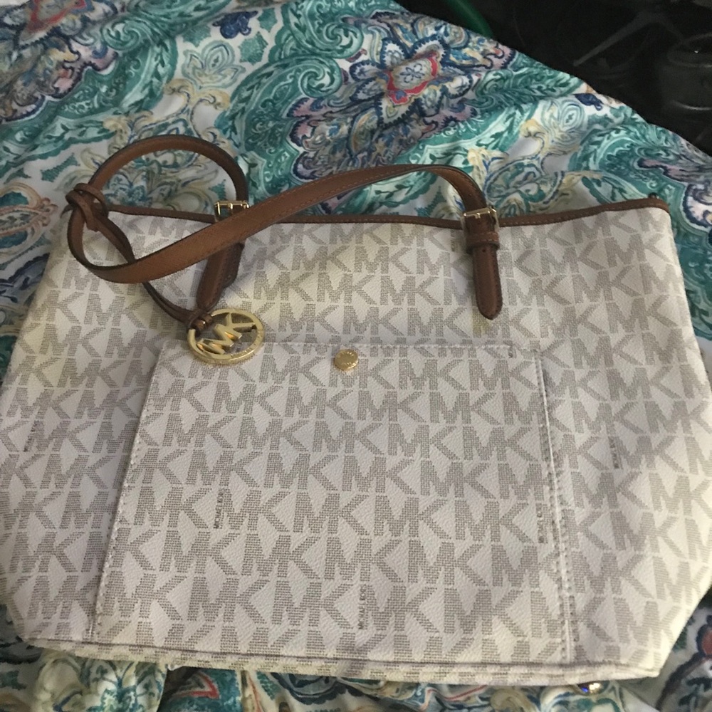 Micheal Kor Signature Jet Set bag NEW